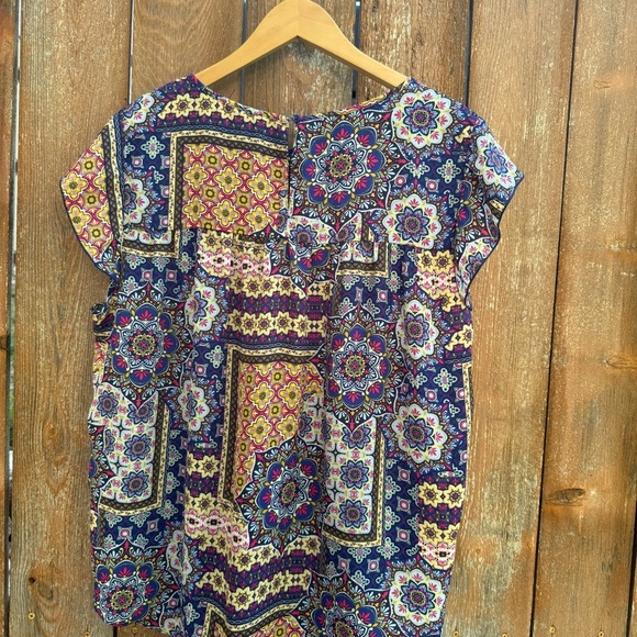 ZAC & RACHEL Women’s Blue Red Geometric Ruffle Short Sleeve Blouse Size XL - Picture 7 of 9